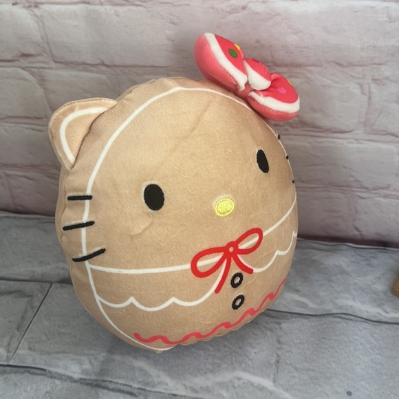 2023 Squishmallows Gingerbread Hello Kitty tan kitty plush - Picture 2 of 5